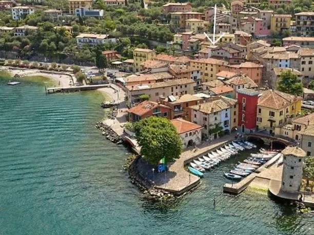 Dependance Apartment Malcesine Italy
